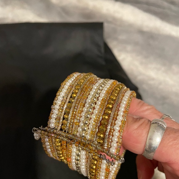 Beaded wrist band - Picture 2 of 3